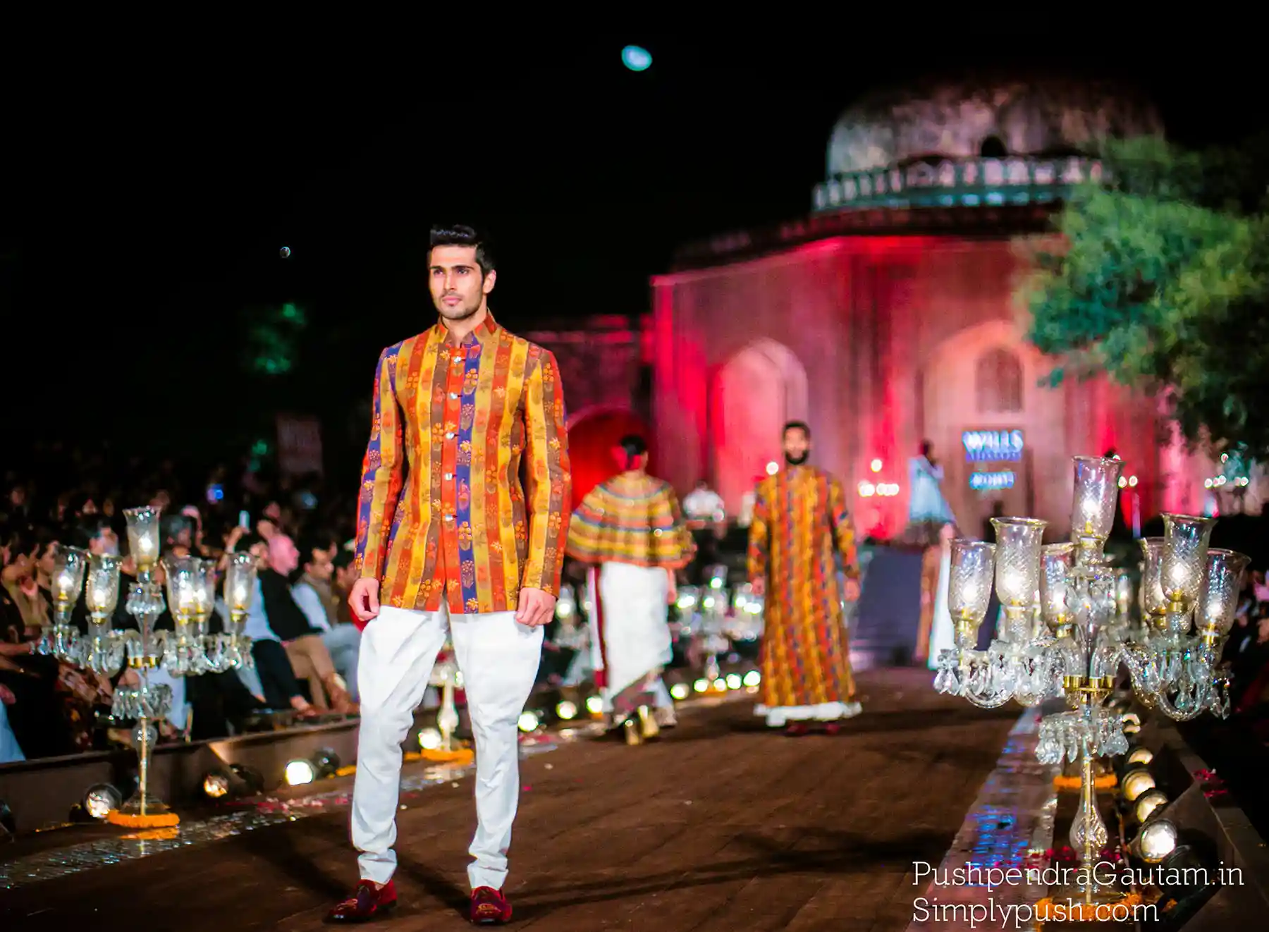 Rohit-bal-grand-finale-wifwss15-quli-khan-tomb-mehrauli-kutub-minar-show-at-wills-lifestyle-india-fashion-week-ss15-Rohit-bal-fashion-show-india-at-wills-india-fashion-week-pushpendragautam-pics-event-photographer-india